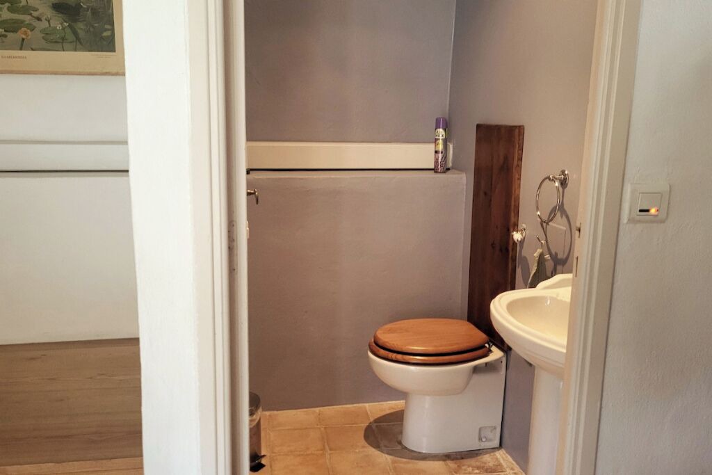 Photo of Bathroom in Villeneuve d'Aveyron