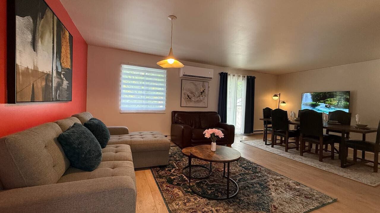 Photo of Livingroom in Pierrefonds-Roxboro