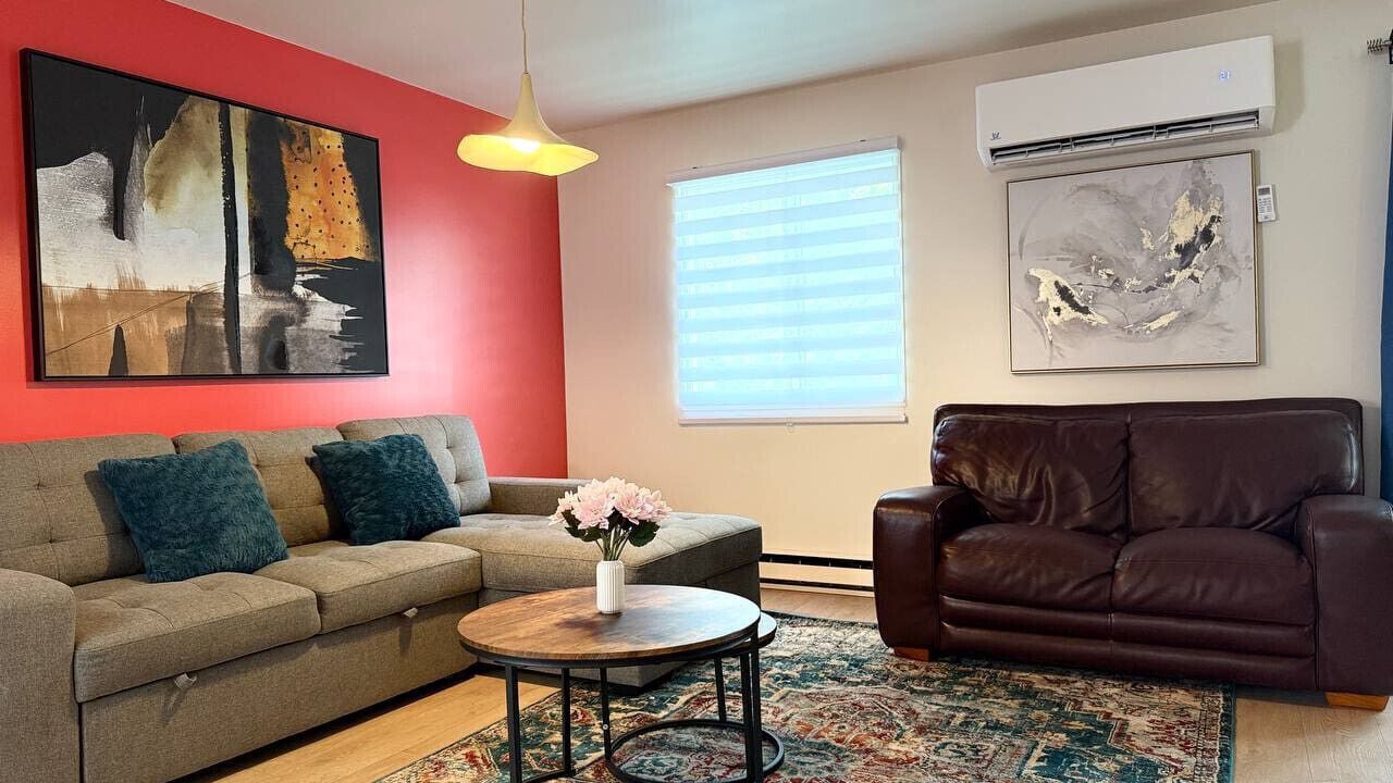 Photo of Livingroom in Pierrefonds-Roxboro