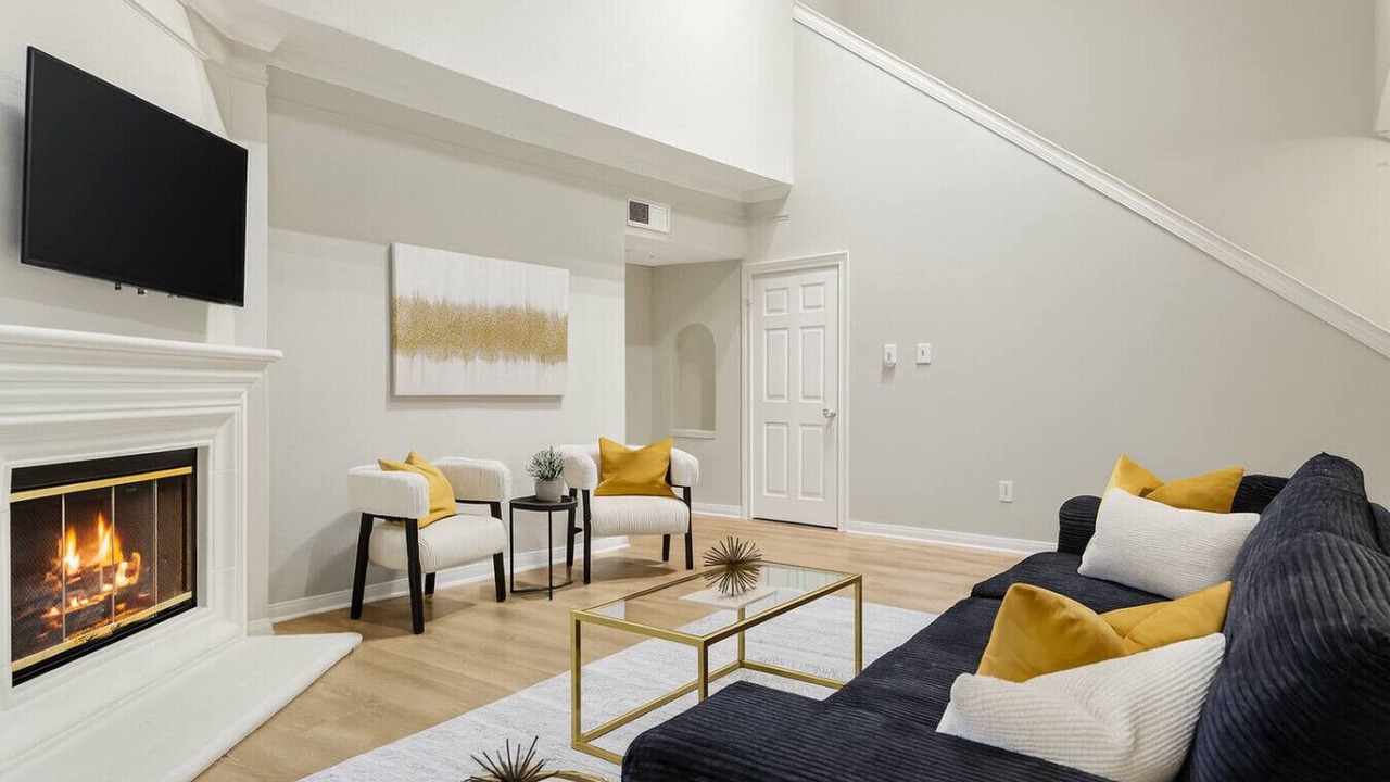 Photo of Livingroom in Far North Dallas
