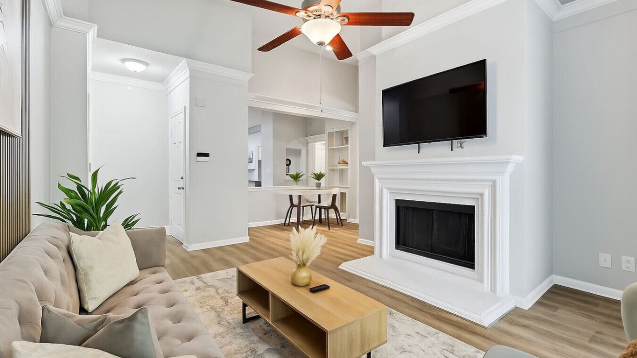 Photo of Livingroom in Far North Dallas