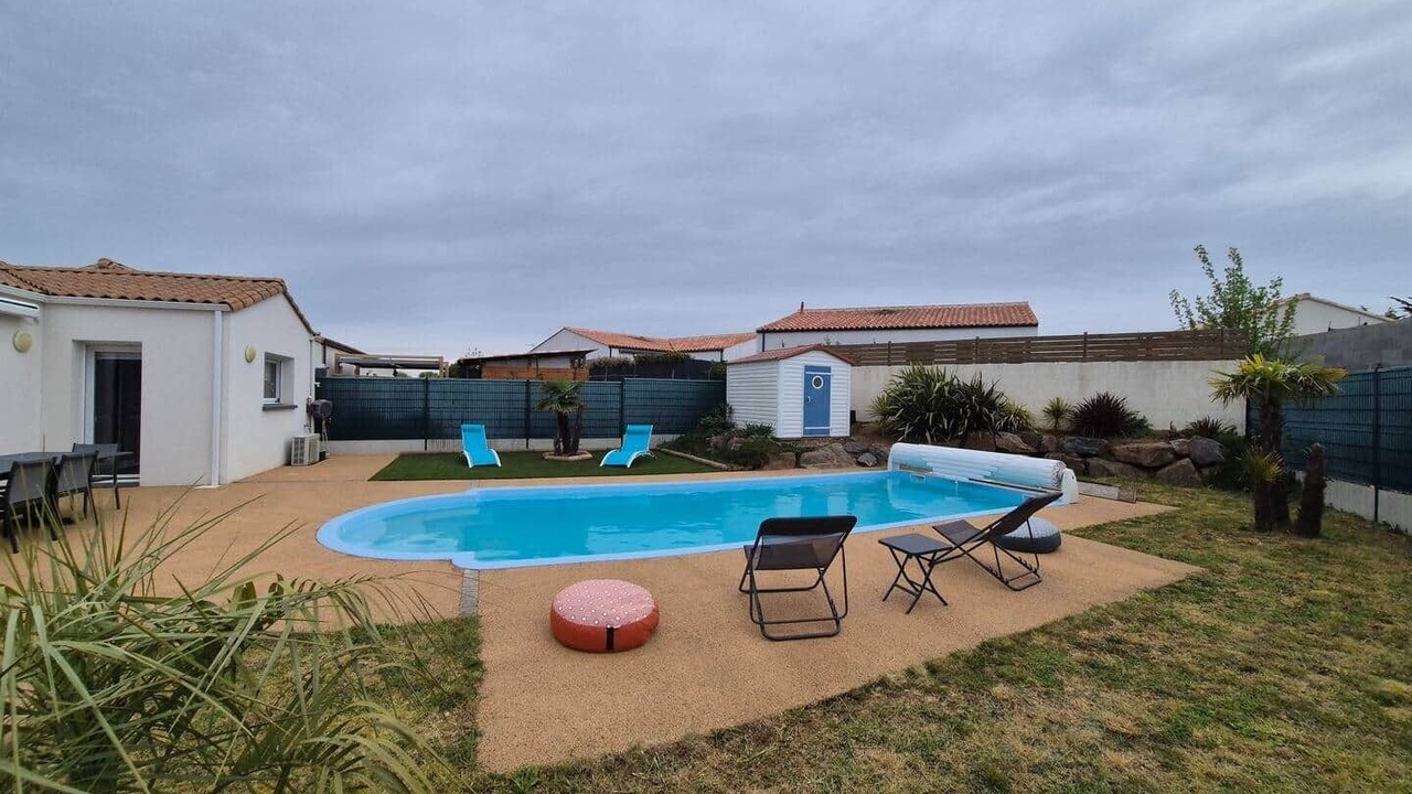 Photo of Outdoor in Angles