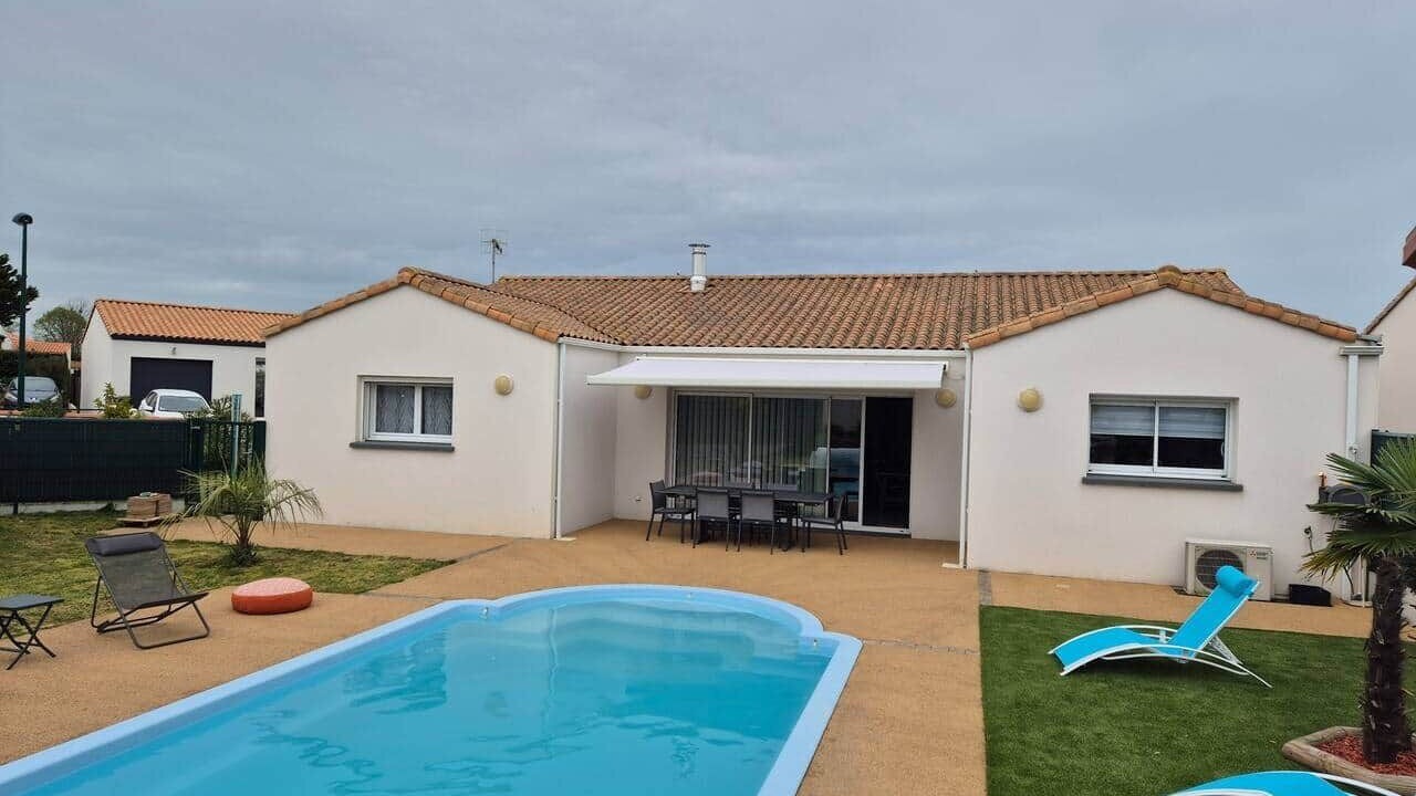 Photo of Outdoor in Angles