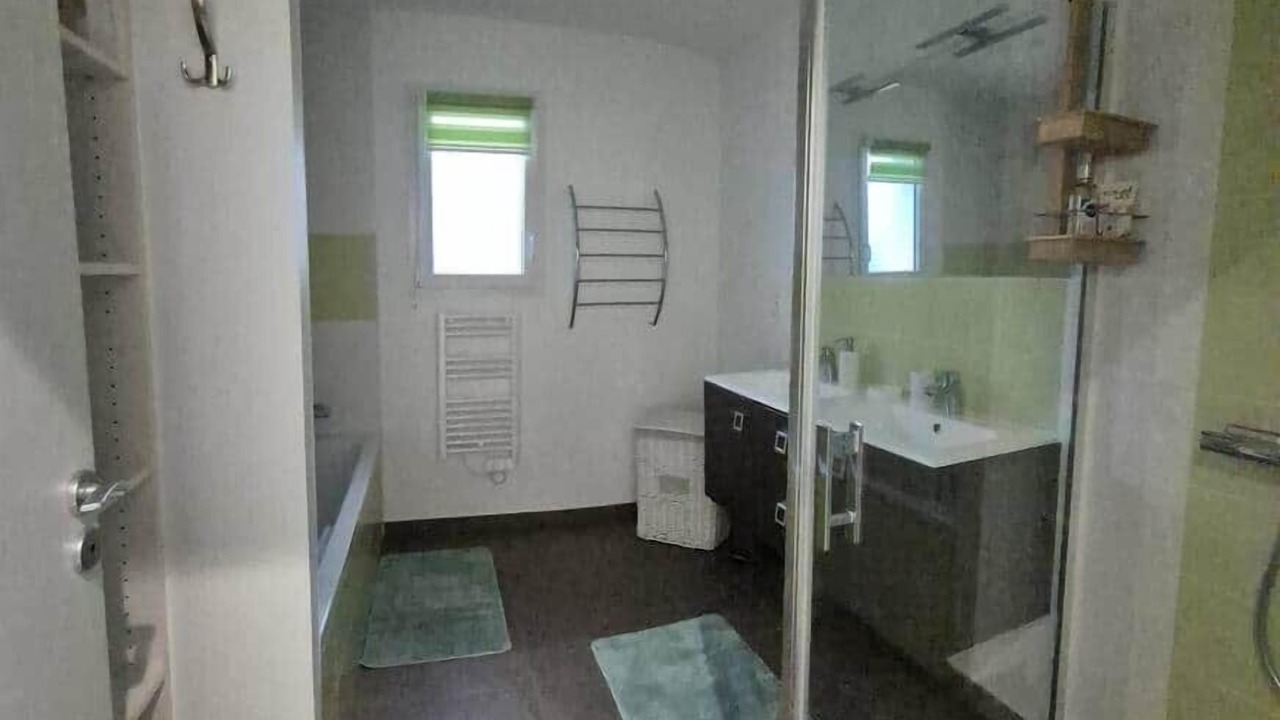 Photo of Bathroom in Angles