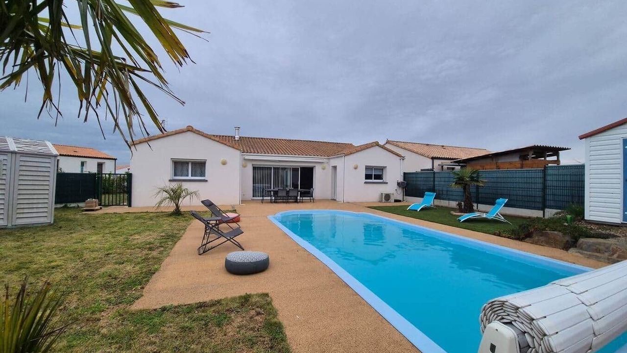 Photo of Outdoor in Angles