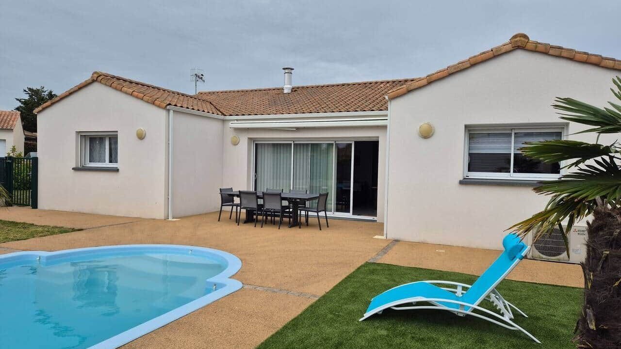 Photo of Outdoor in Angles