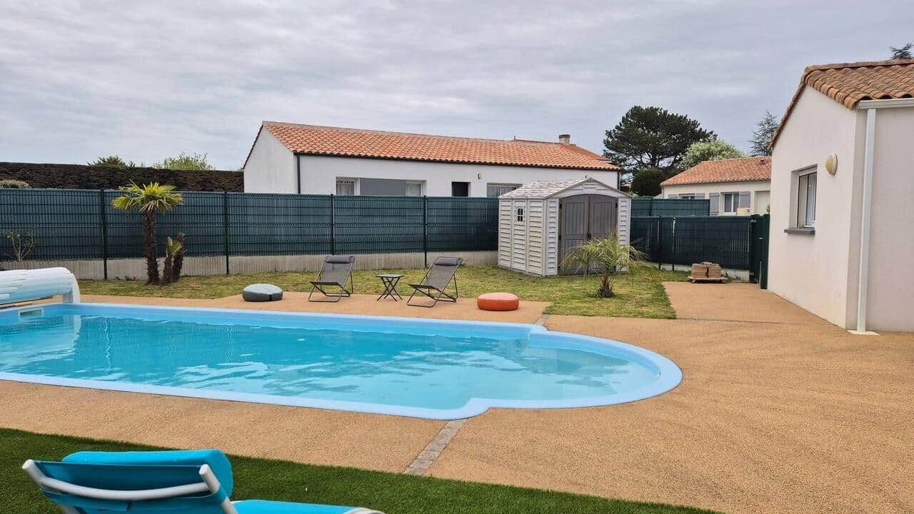 Photo of Outdoor in Angles