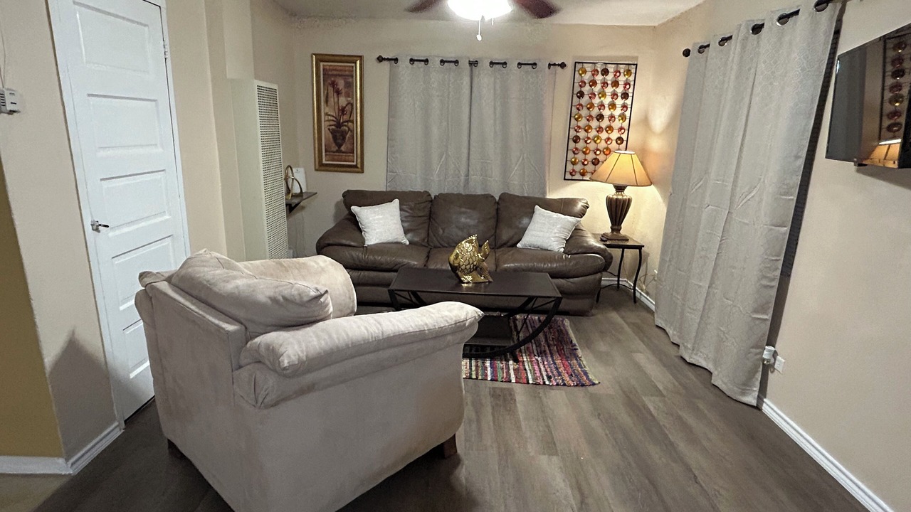 Photo of Livingroom in Woodlawn Lake