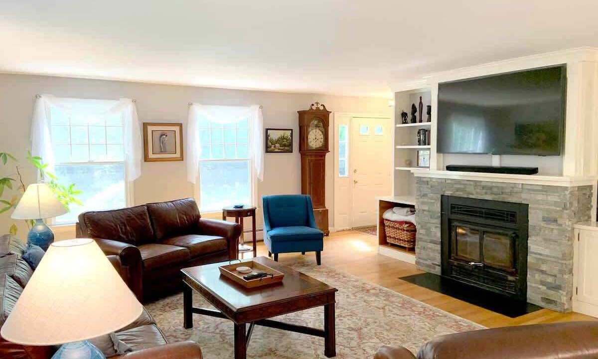 Photo of Livingroom in Kittery Point