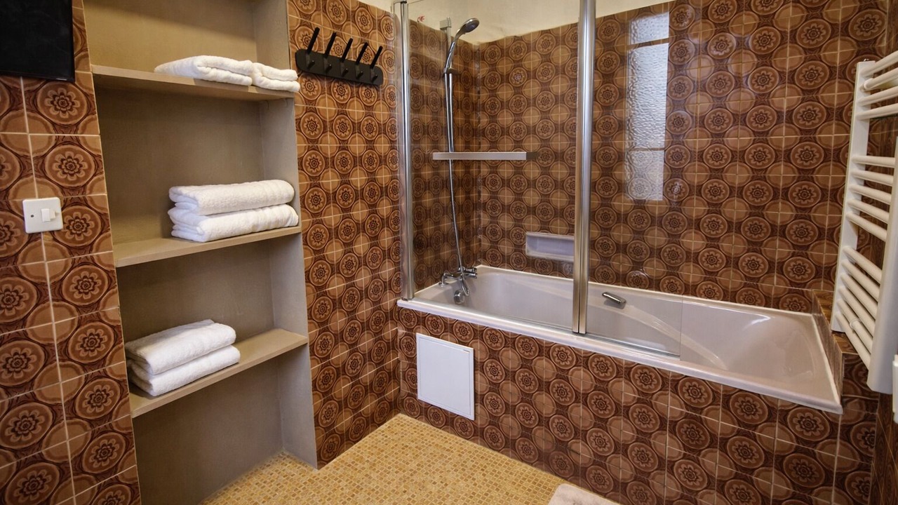 Photo of Bathroom in Minimes - Barriere de Paris