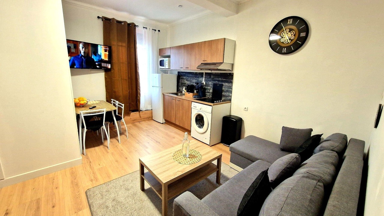 Photo of Livingroom in Minimes - Barriere de Paris