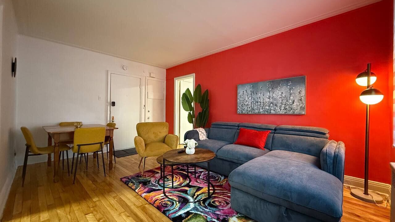 Photo of Livingroom in Cote-Des-Neiges—Notre-Dame-De-Grace