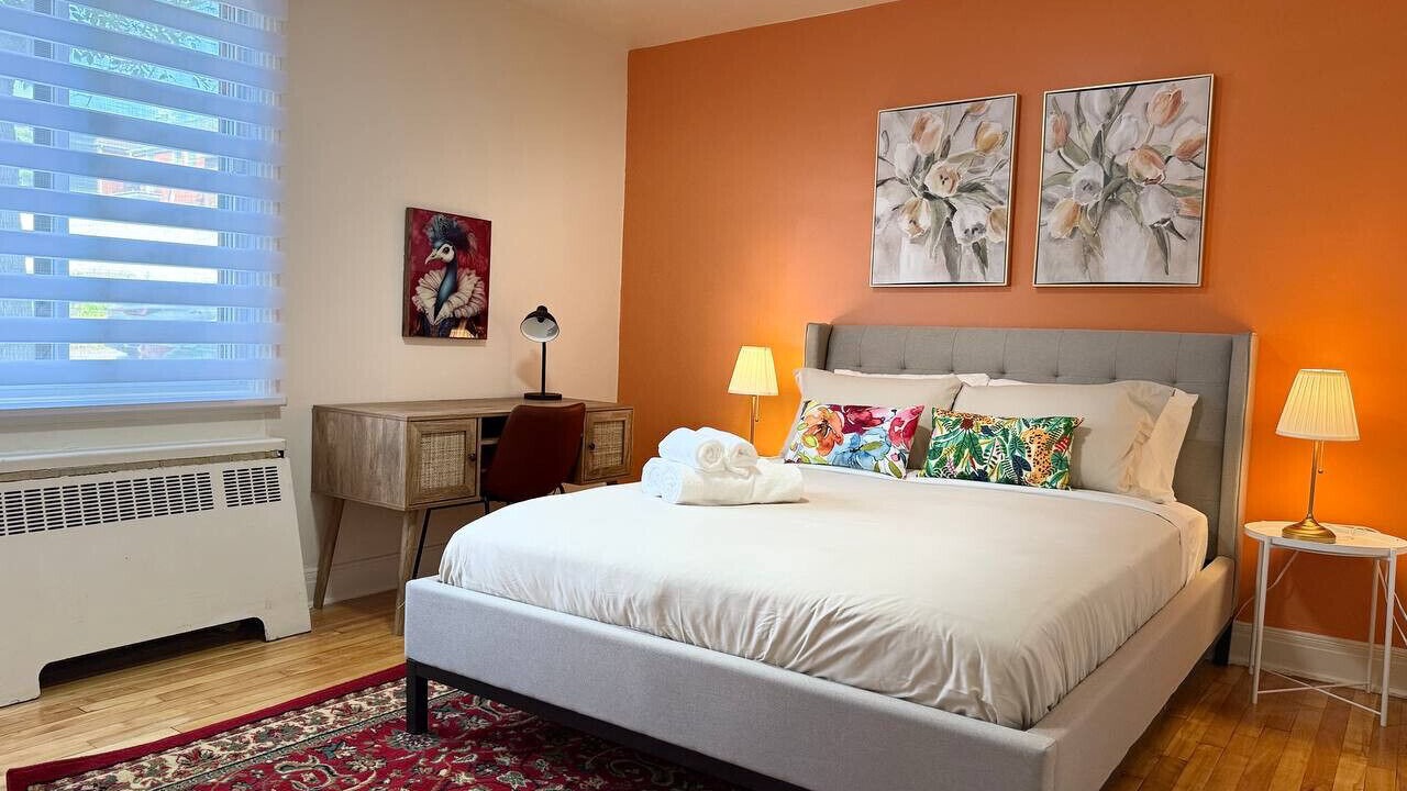 Photo of Bedroom in Cote-Des-Neiges—Notre-Dame-De-Grace