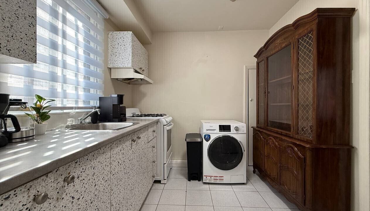 Photo of Kitchen in Cote-Des-Neiges—Notre-Dame-De-Grace