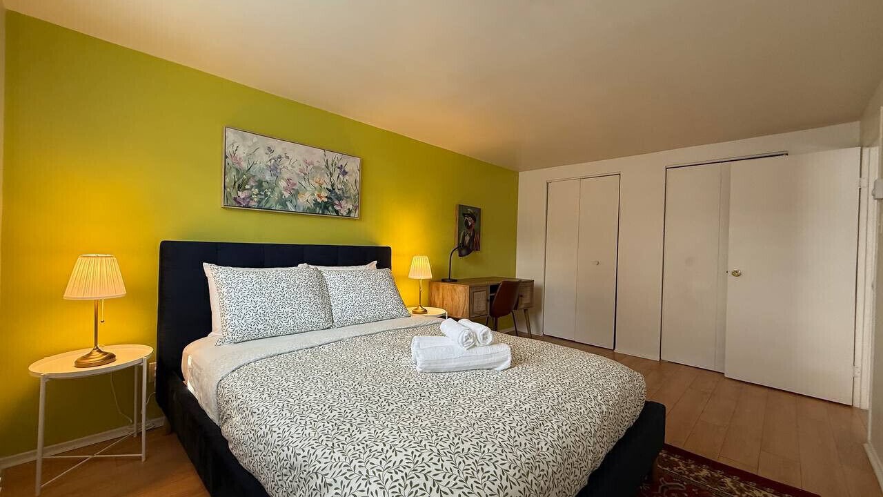 Photo of Bedroom in Pierrefonds-Roxboro