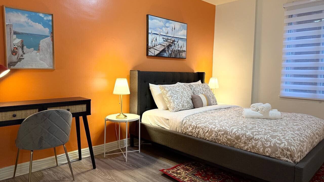 Photo of Bedroom in Cote-Des-Neiges—Notre-Dame-De-Grace