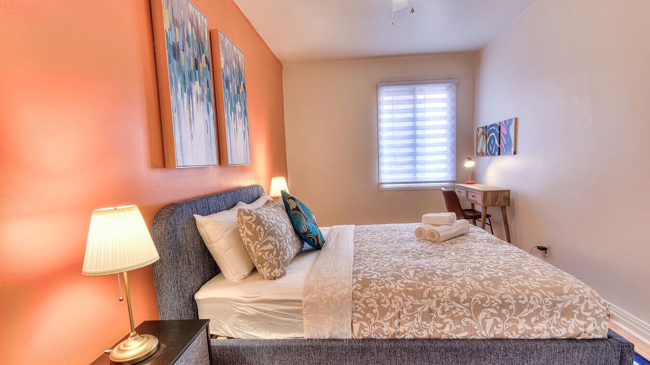 Photo of Bedroom in Cote-Des-Neiges—Notre-Dame-De-Grace