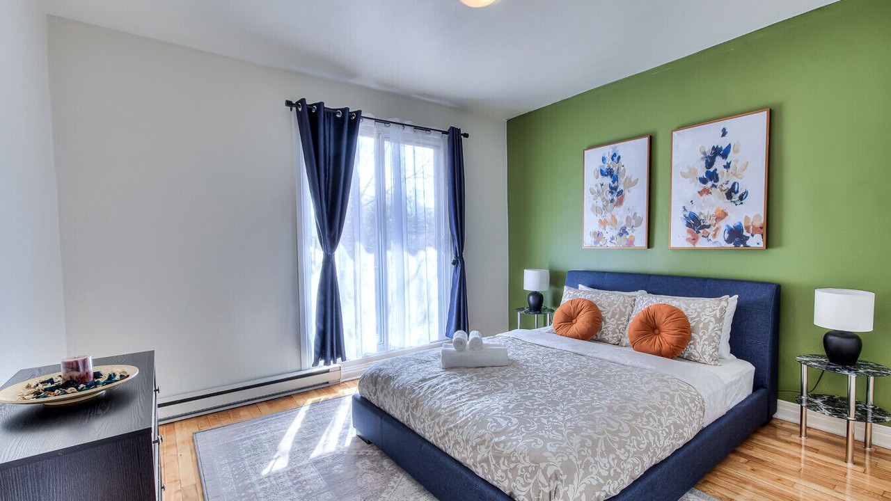 Photo of Bedroom in Cote-Des-Neiges—Notre-Dame-De-Grace