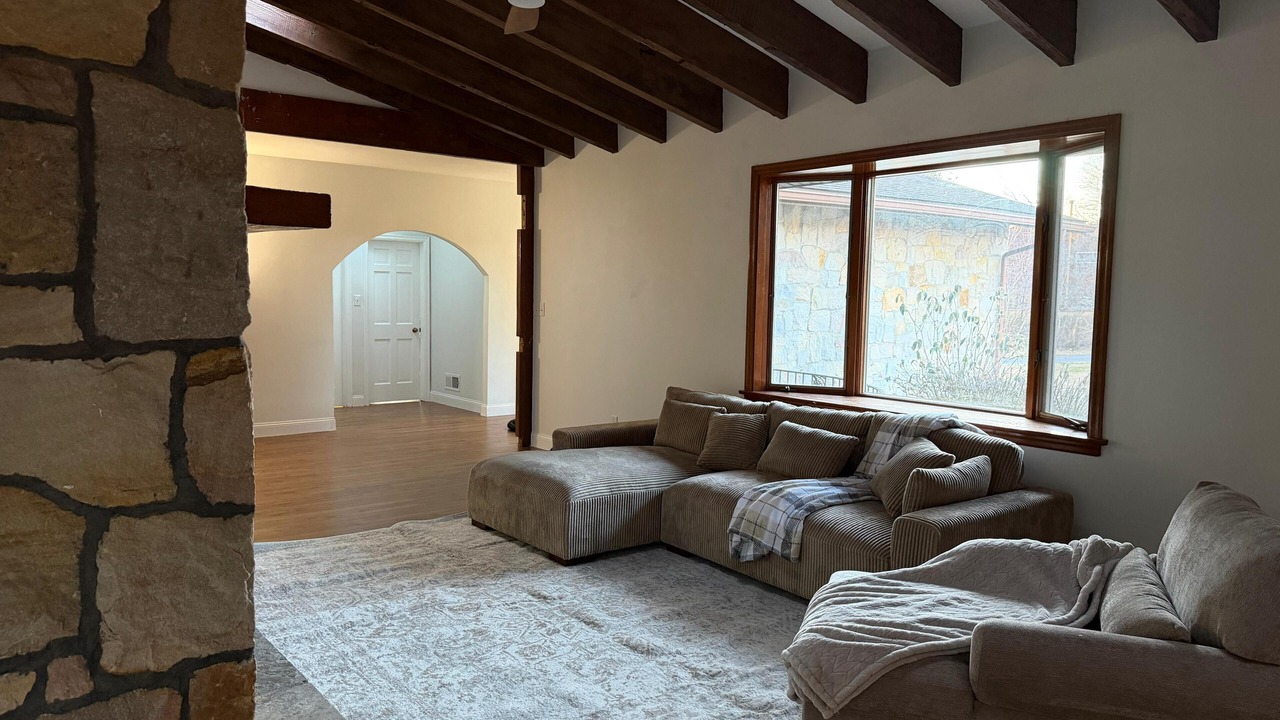 Photo of Livingroom in Reading