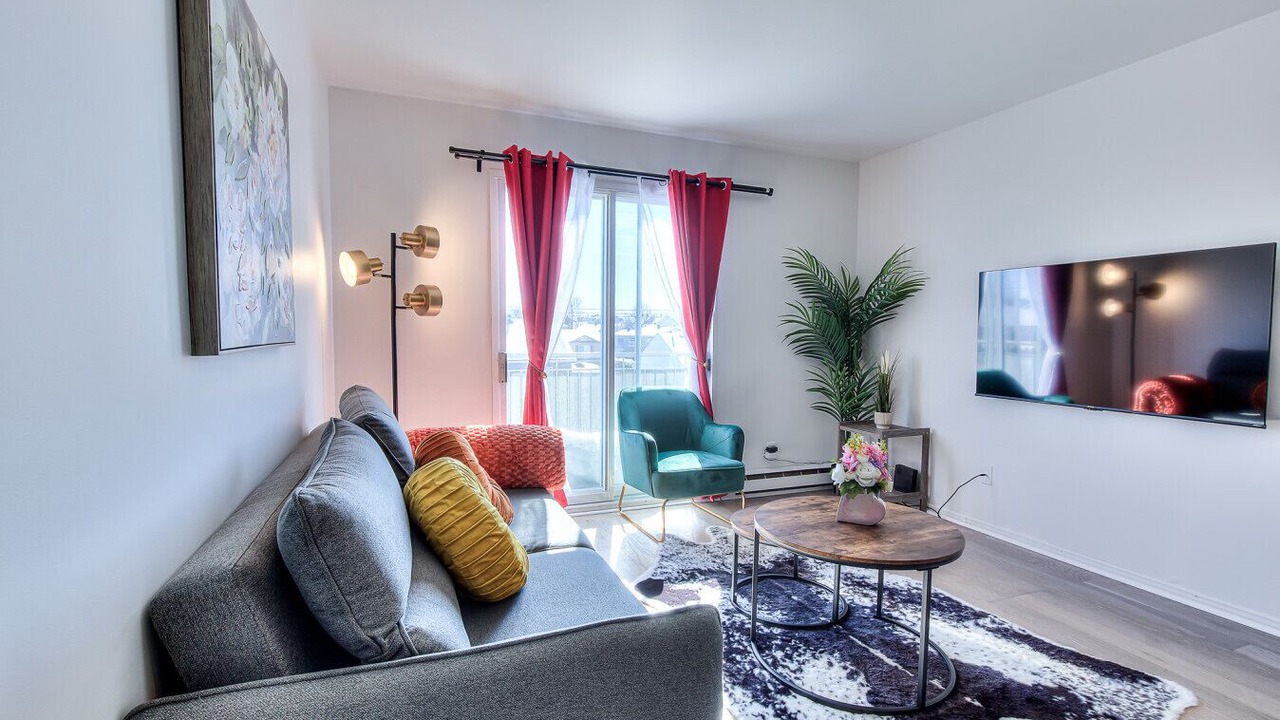 Photo of Livingroom in Pierrefonds-Roxboro