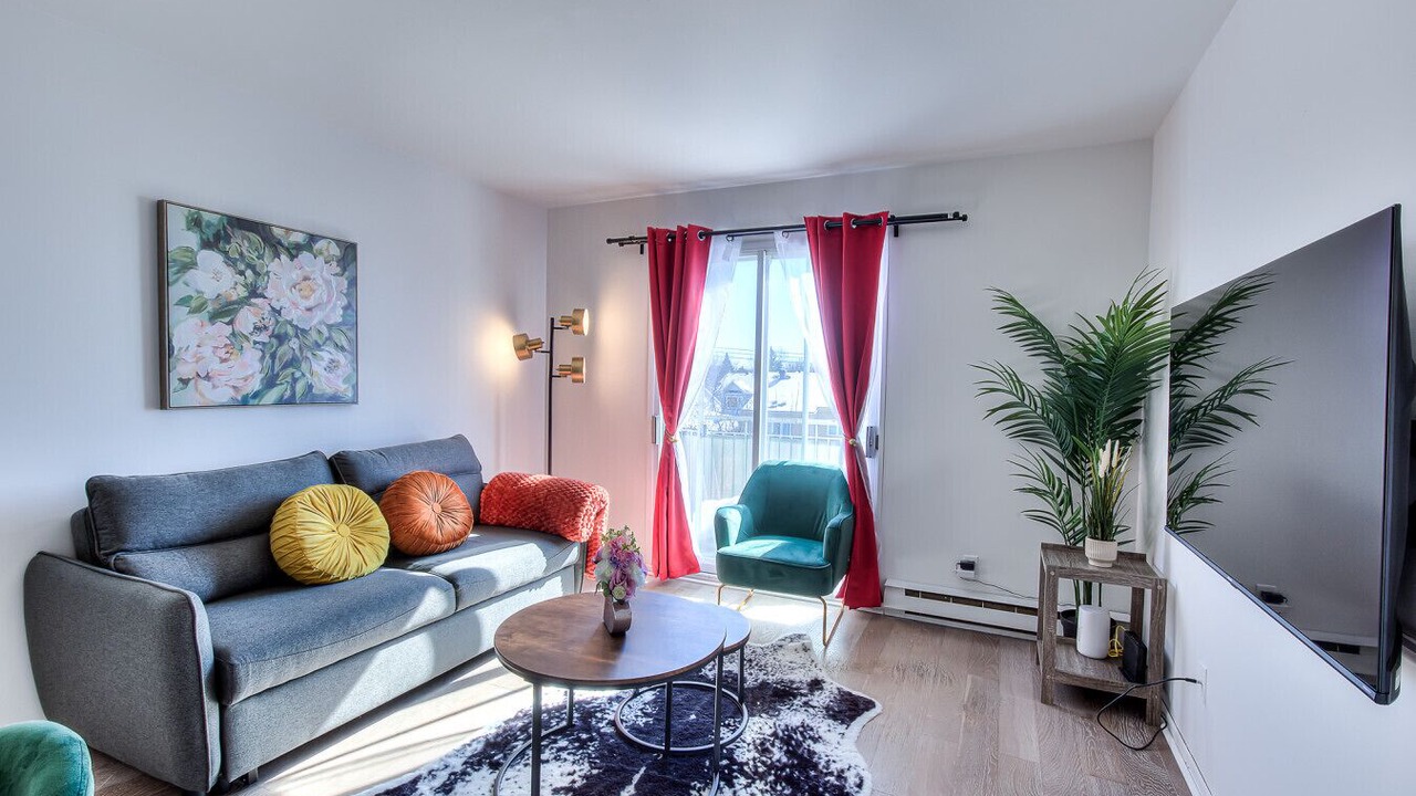 Photo of Livingroom in Pierrefonds-Roxboro