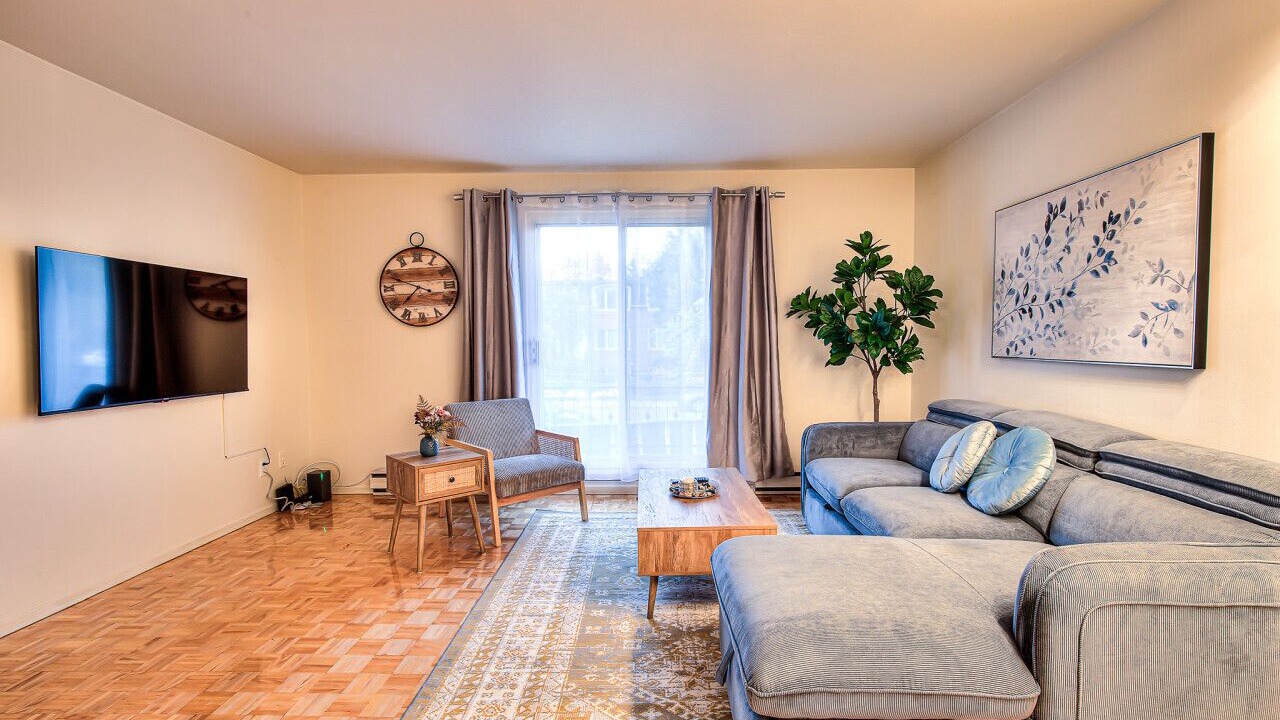 Photo of Livingroom in Pierrefonds-Roxboro