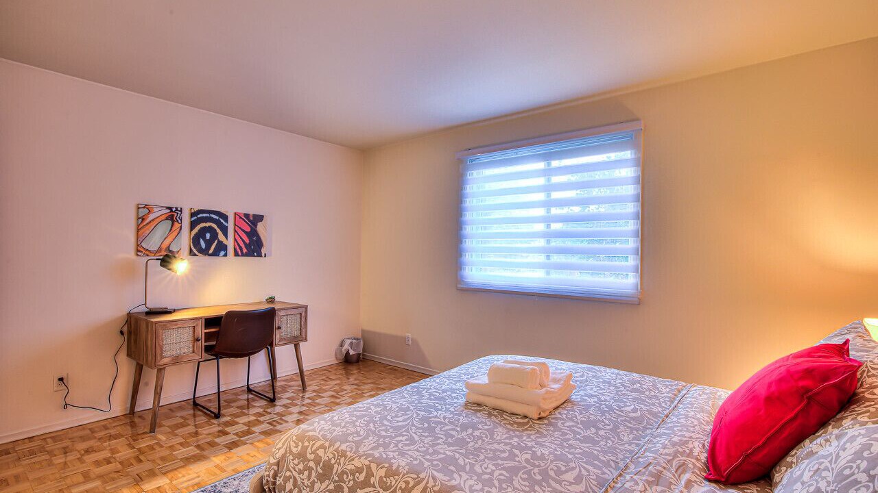 Photo of Bedroom in Pierrefonds-Roxboro