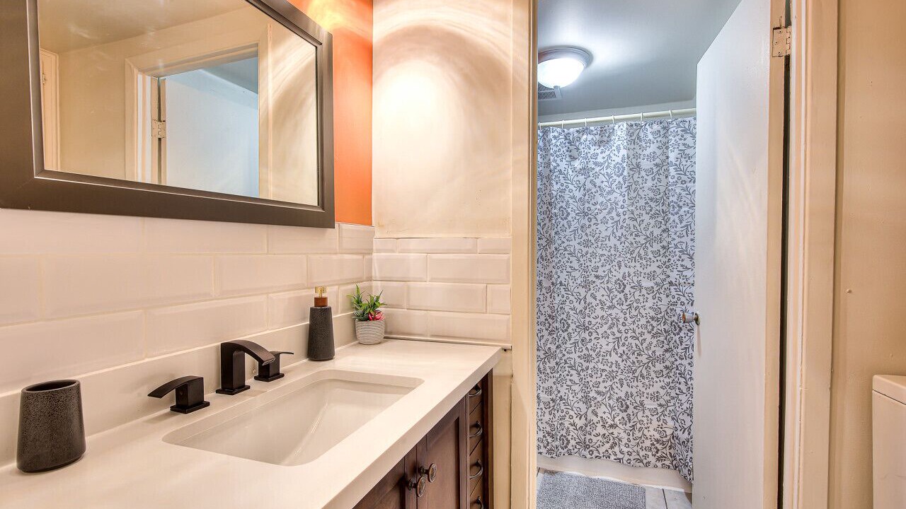 Photo of Bathroom in Pierrefonds-Roxboro