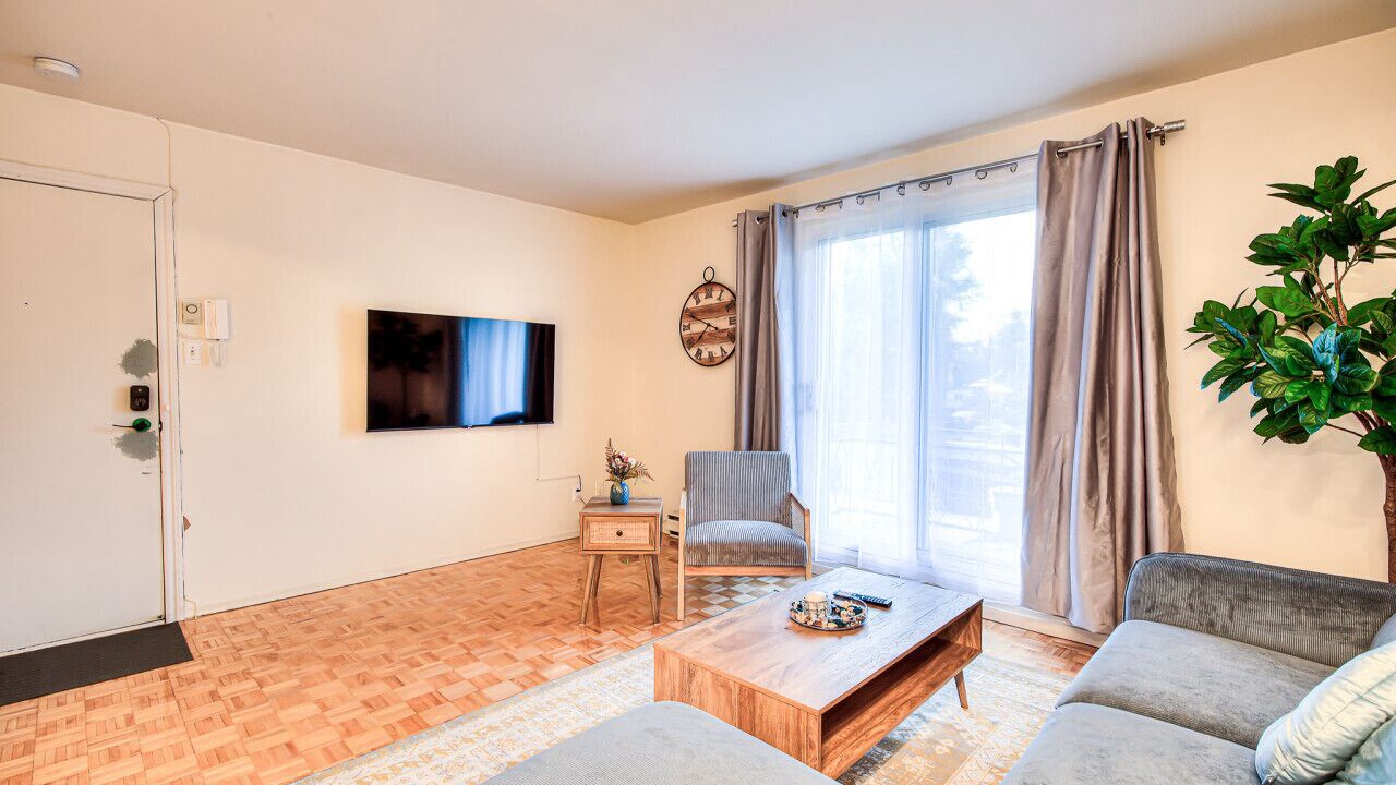 Photo of Livingroom in Pierrefonds-Roxboro