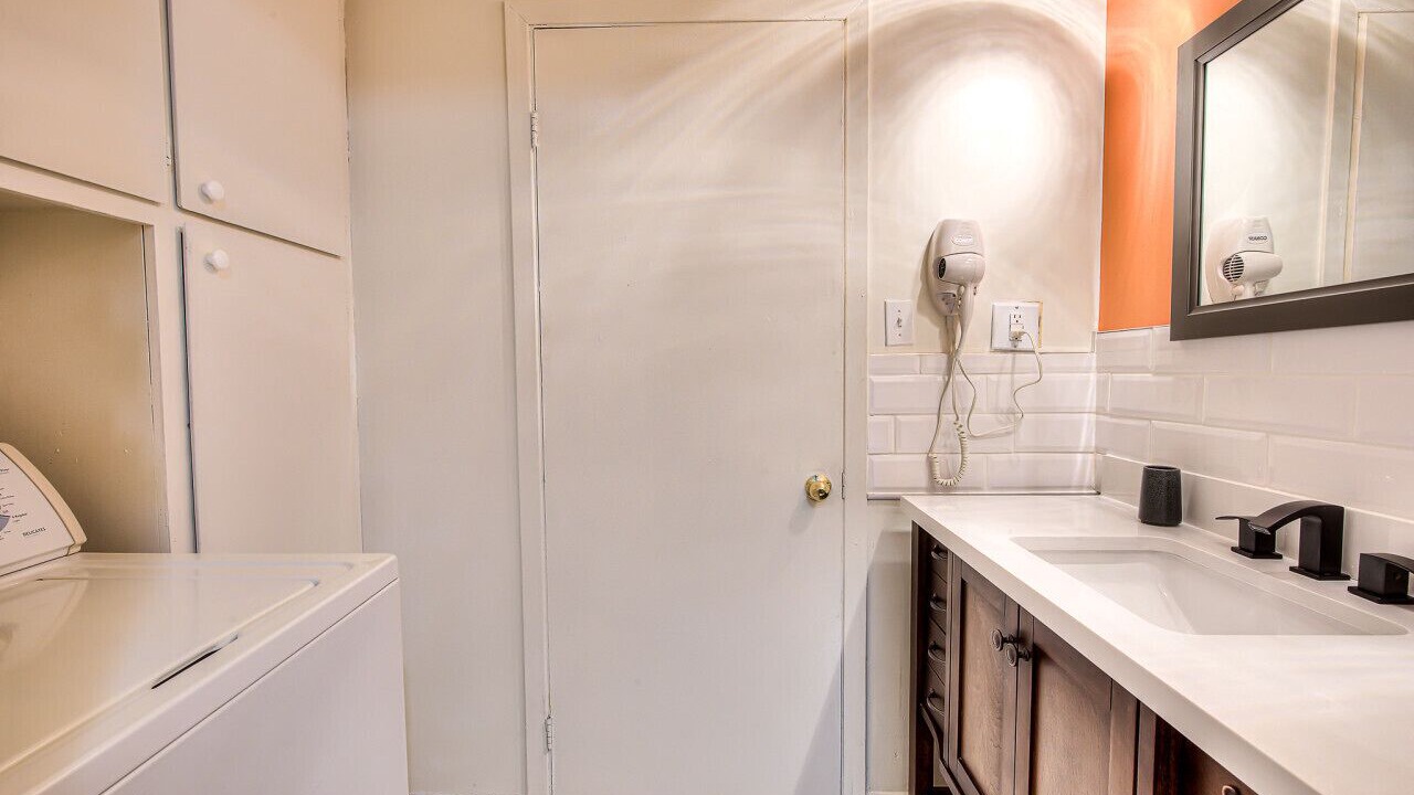 Photo of Bathroom in Pierrefonds-Roxboro