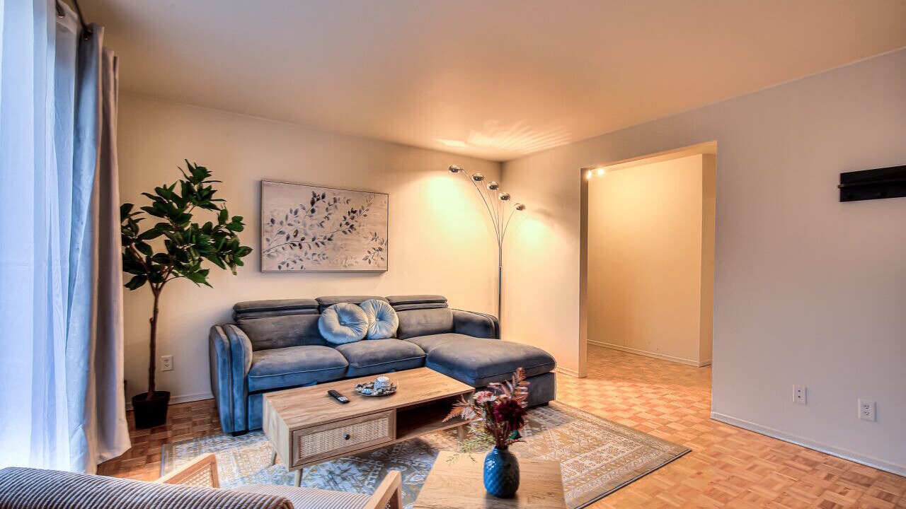 Photo of Livingroom in Pierrefonds-Roxboro