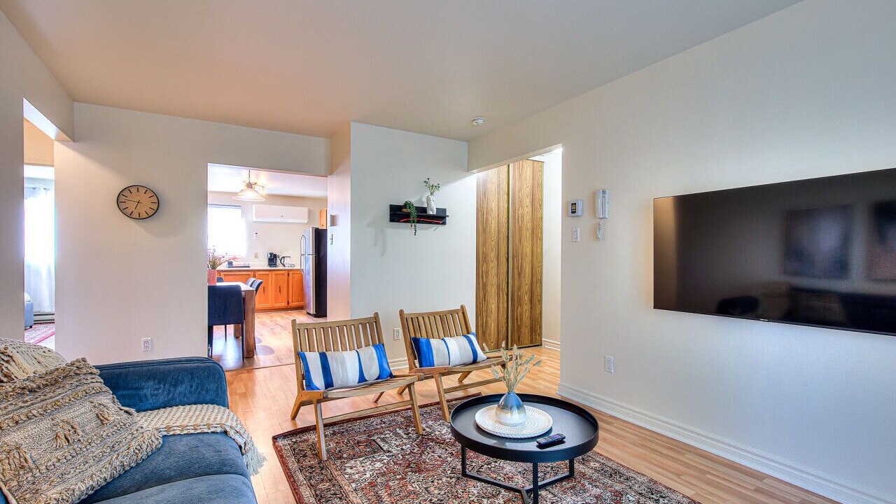 Photo of Livingroom in Pierrefonds-Roxboro
