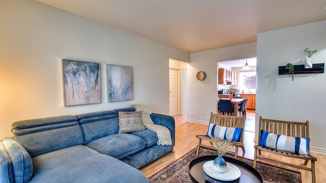 Photo of Livingroom in Pierrefonds-Roxboro