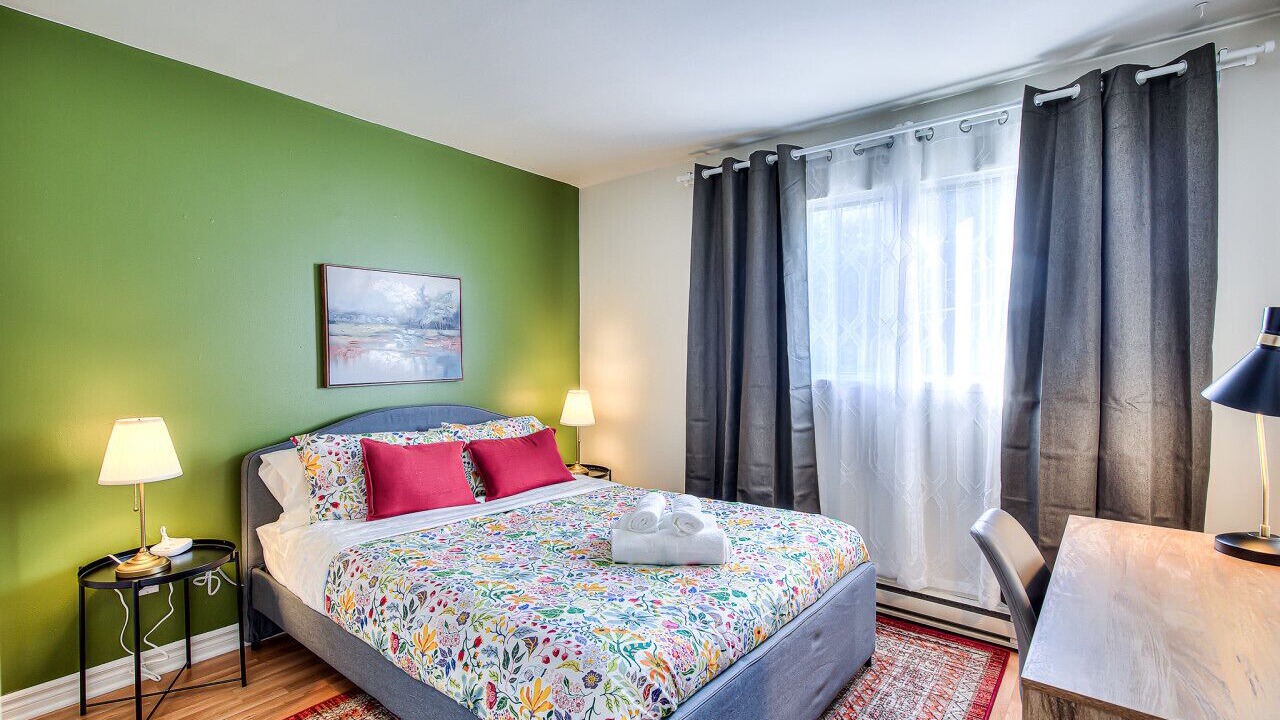 Photo of Bedroom in Pierrefonds-Roxboro