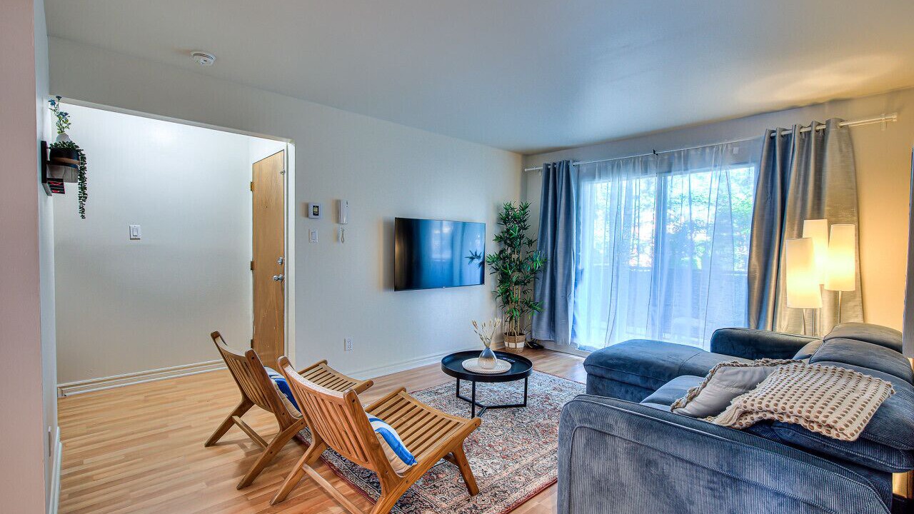 Photo of Livingroom in Pierrefonds-Roxboro