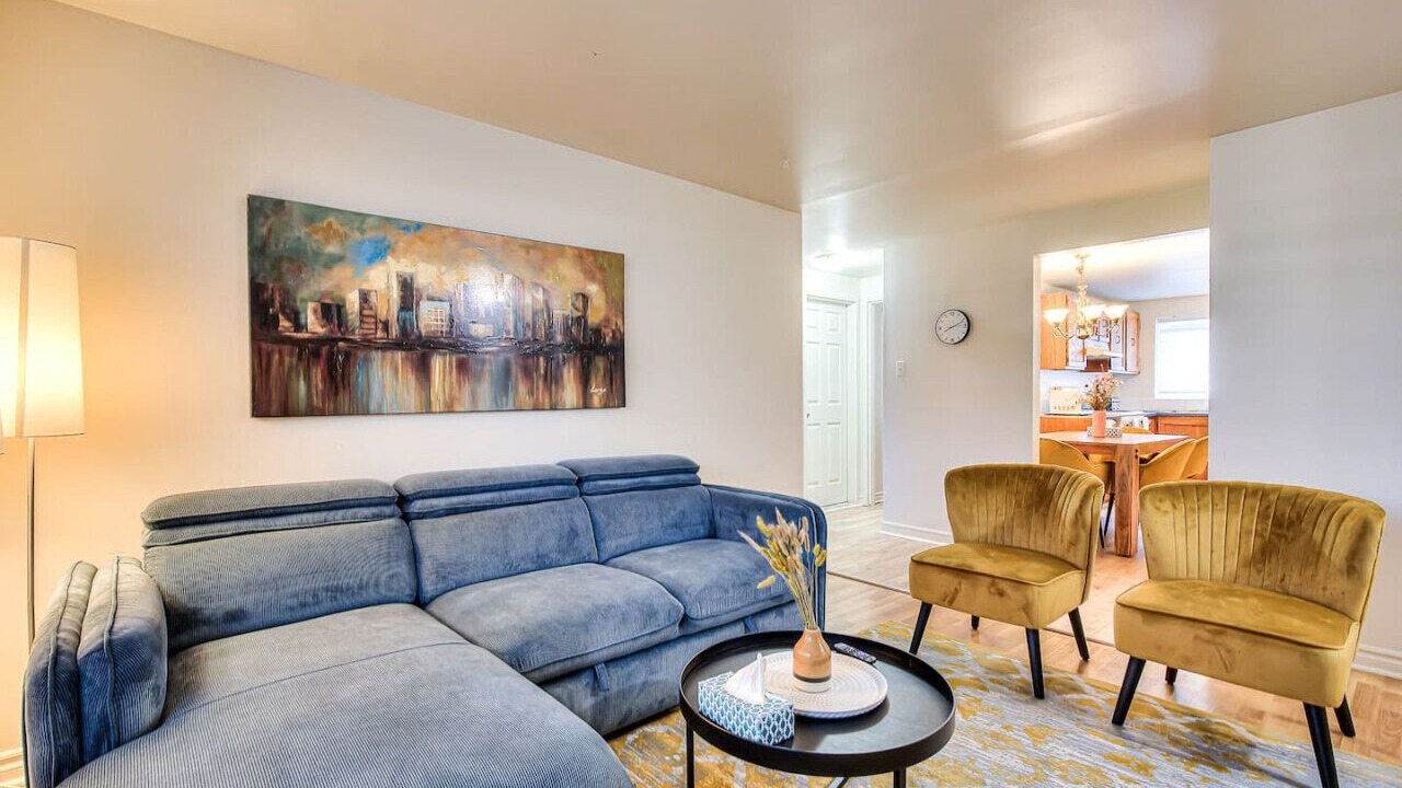 Photo of Livingroom in Pierrefonds-Roxboro
