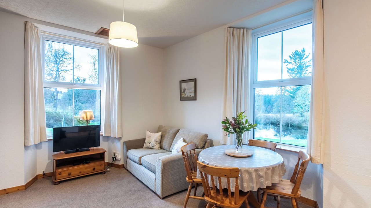 Photo of Livingroom in Glen Urquhart