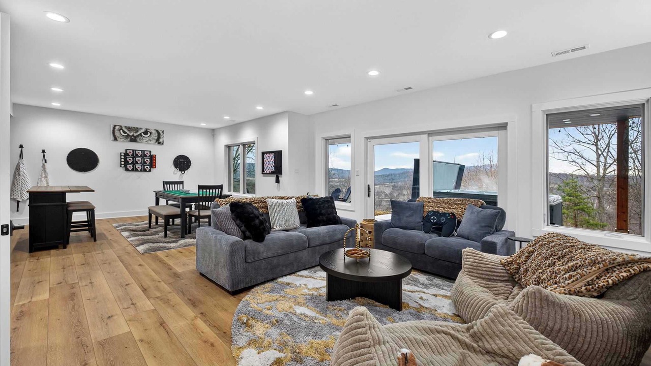 Photo of Livingroom in Hedgesville