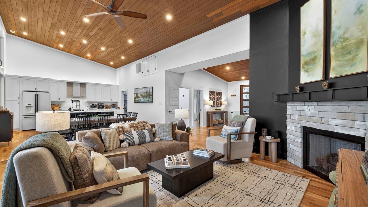 Photo of Livingroom in Hedgesville