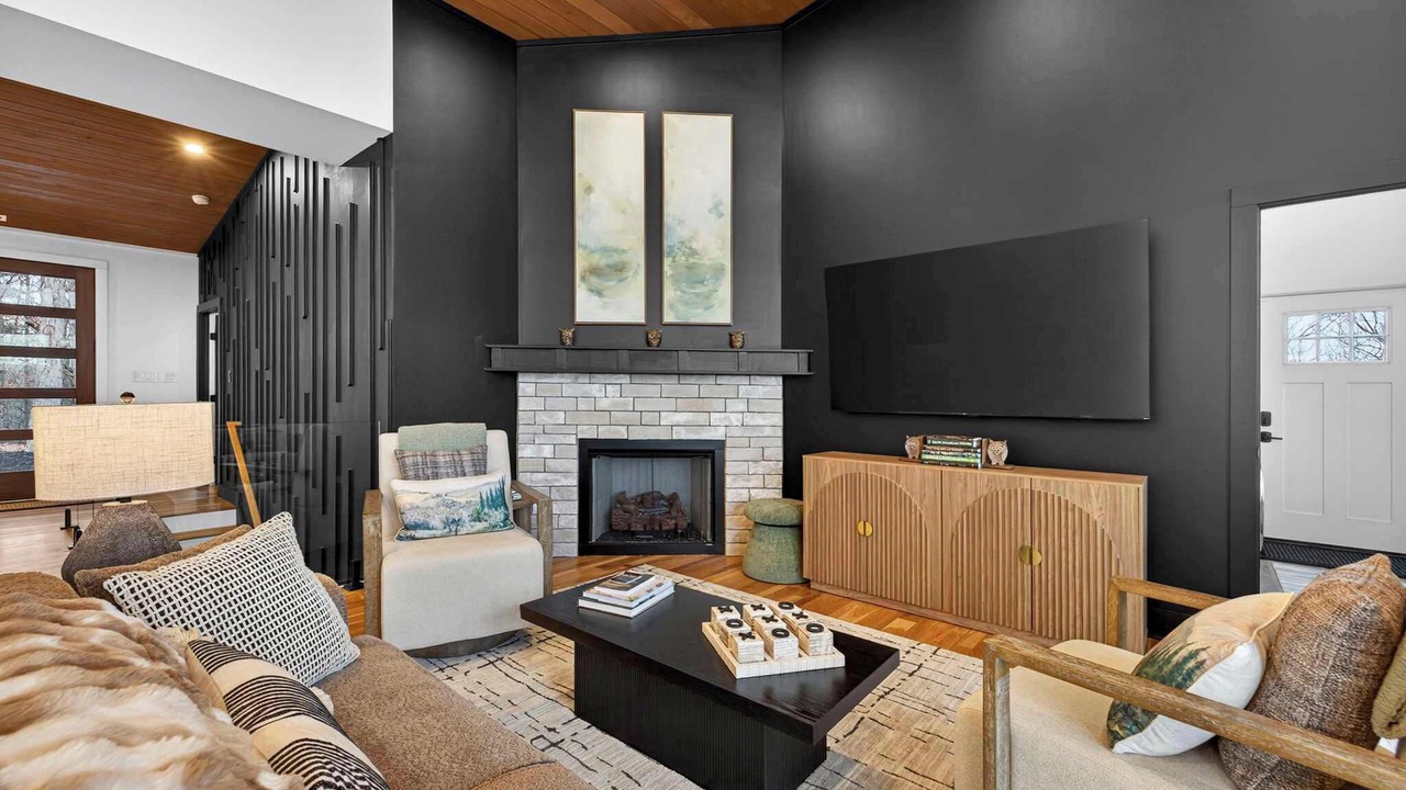 Photo of Livingroom in Hedgesville