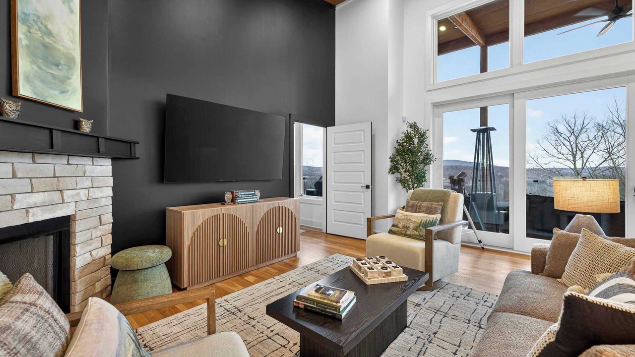 Photo of Livingroom in Hedgesville