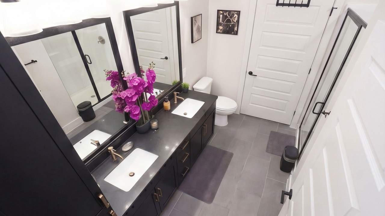 Photo of Bathroom in Deep Ellum