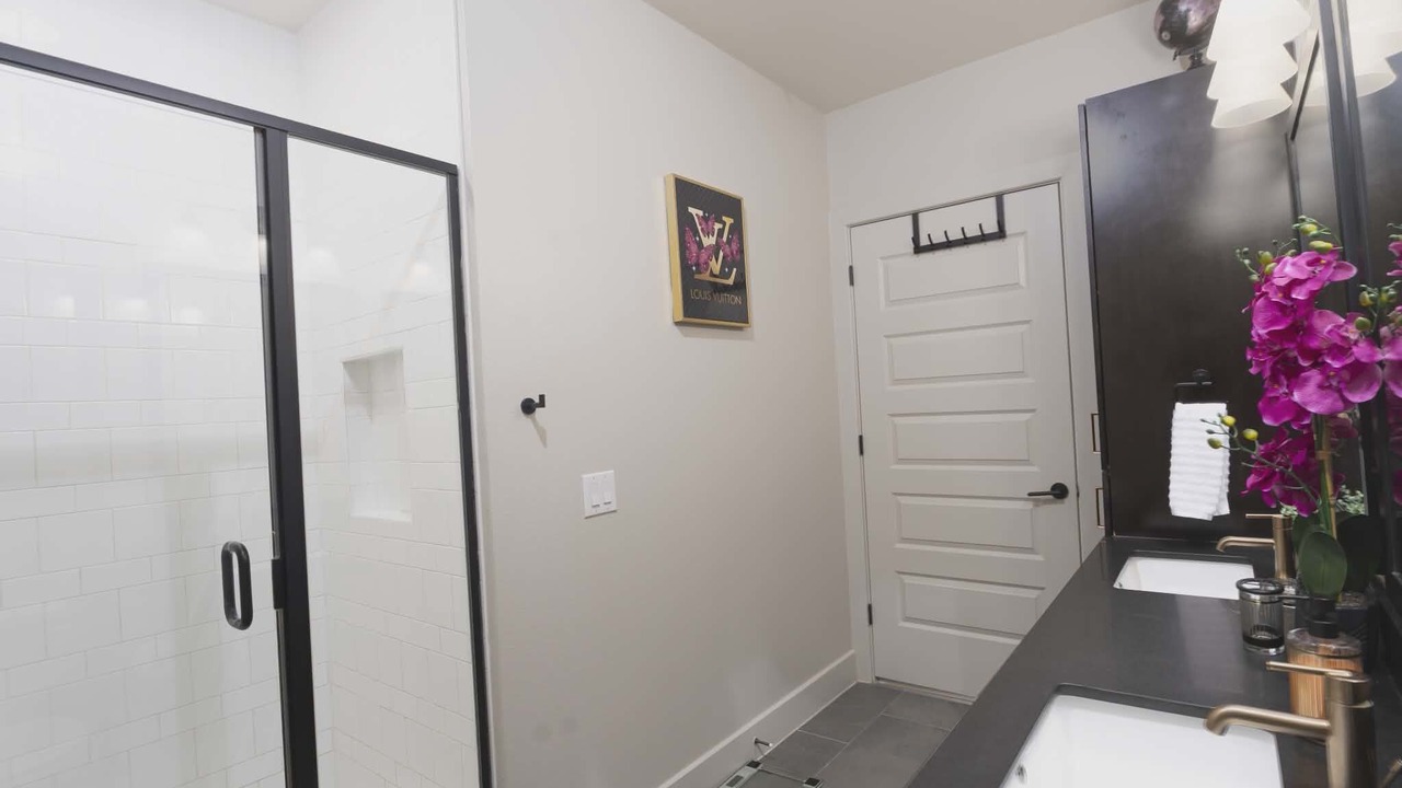 Photo of Bathroom in Deep Ellum