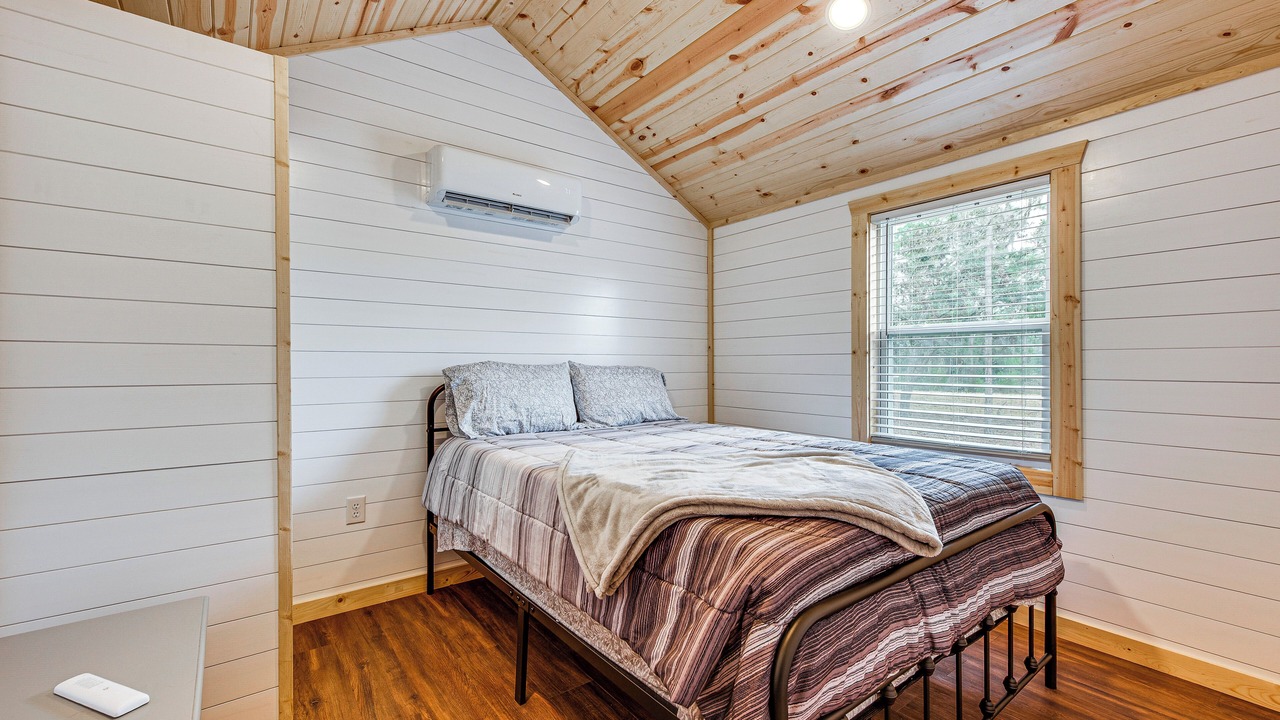 Photo of Bedroom in Perry