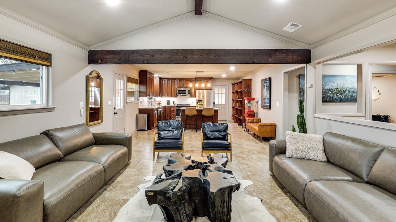 Photo of Livingroom in Wetmore