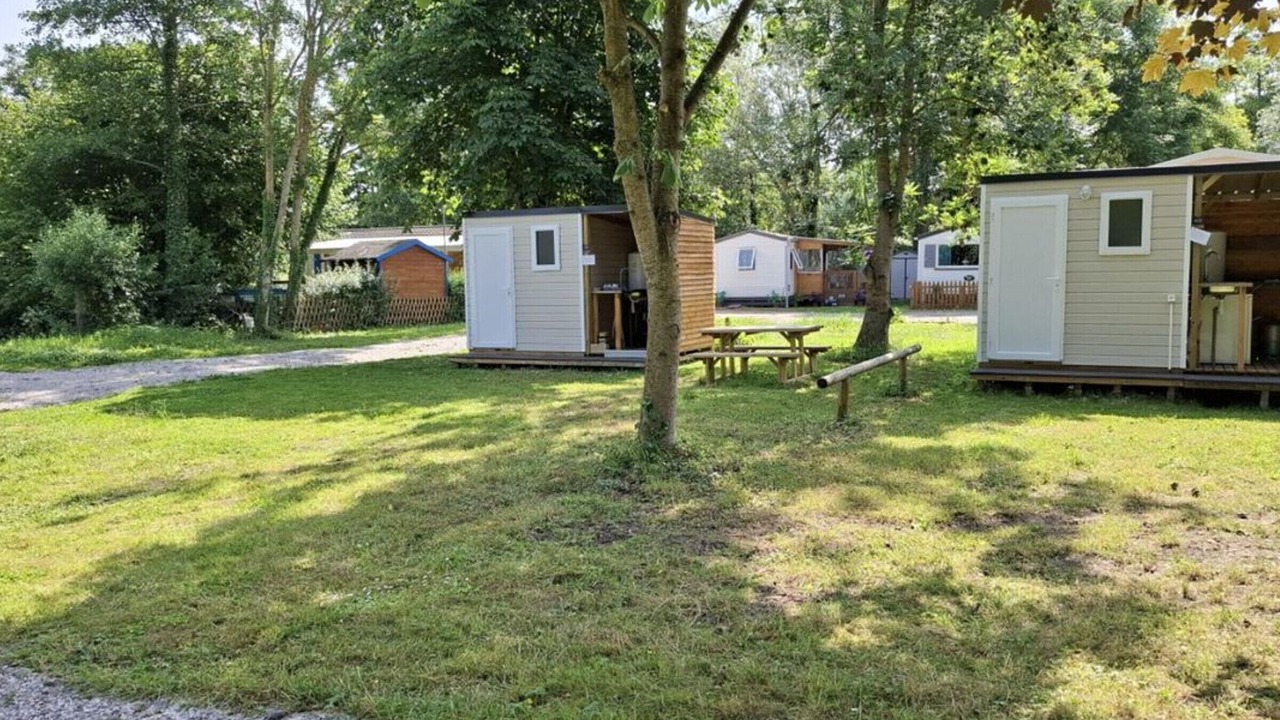 Photo of Outdoor in Long