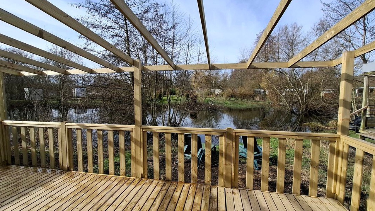 Photo of Outdoor in Long