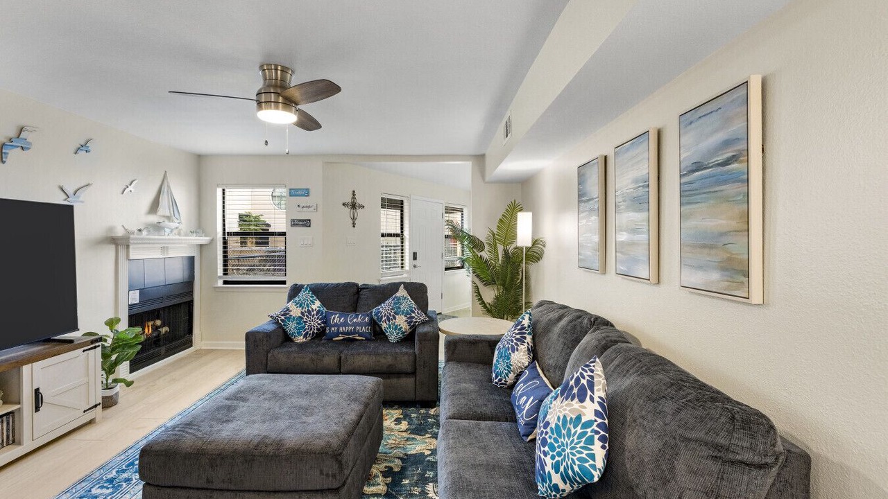 Photo of Bedroom in Clear Lake Shores