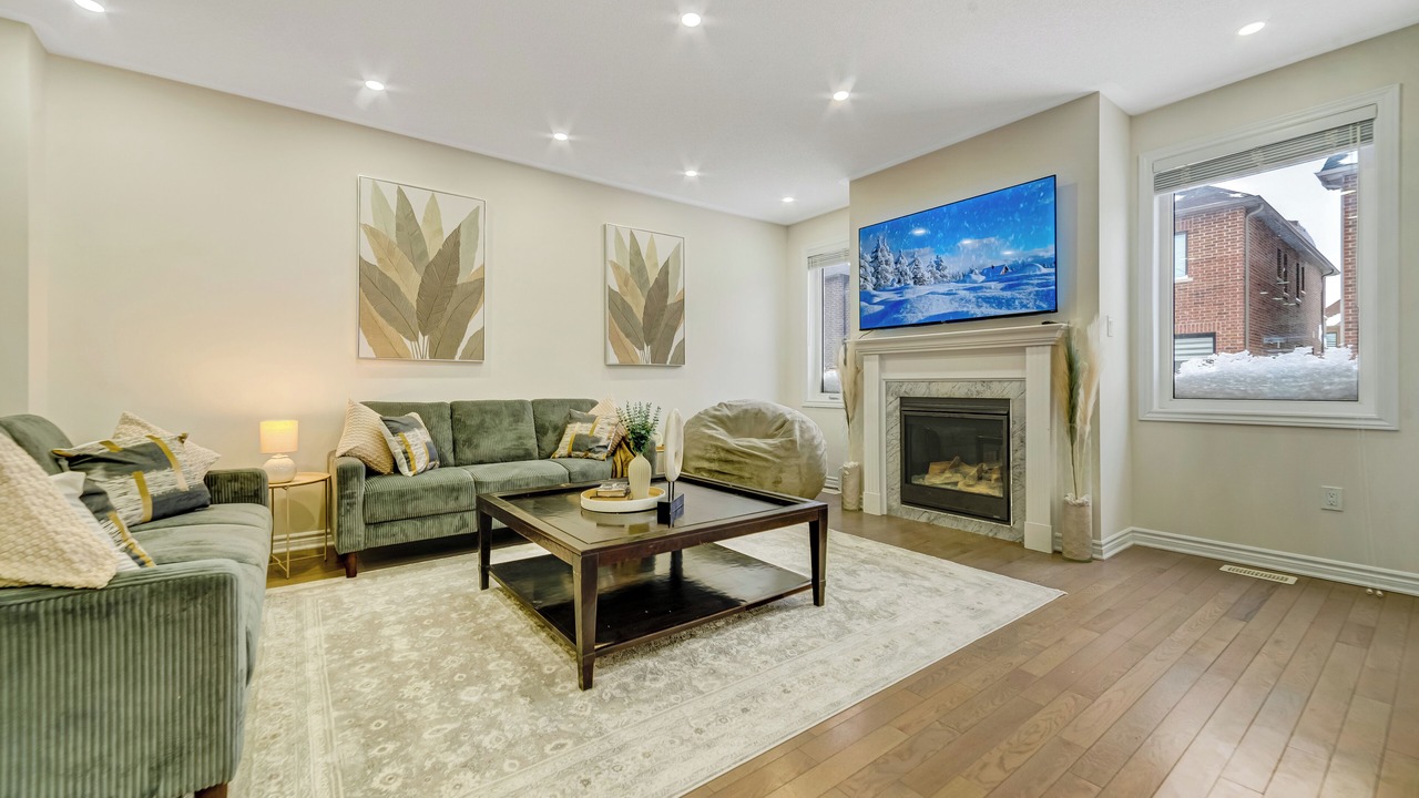 Photo of Livingroom in Caledon