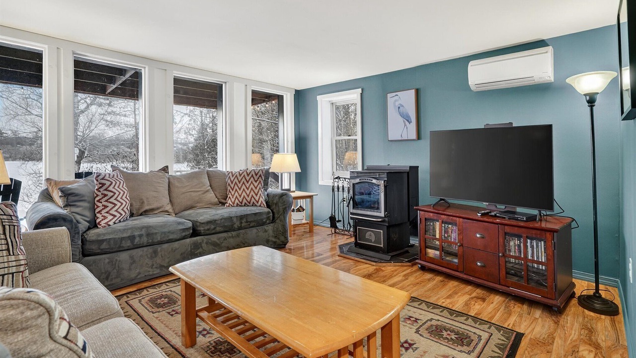Photo of Livingroom in Bridport
